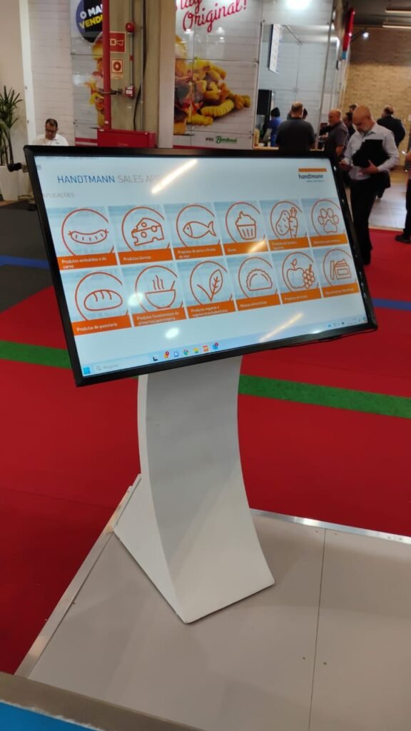 Aluguel e Venda de Painel de LED Indoor e Outdoor e Totem Digital com Gamificação para Feiras, Eventos, Congressos, Palestras e Shows no Ironman Brasil Florianópolis SC e Rio Grande do Sul 2026