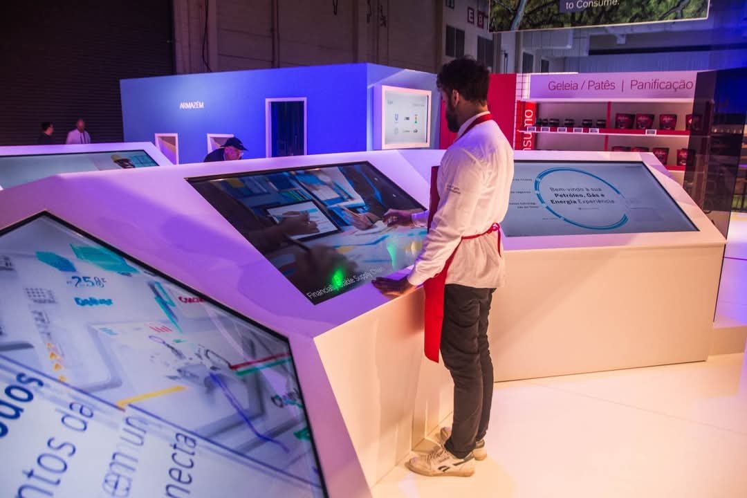 Aluguel de Tecnologia para Eventos em Floripa 2026 – LED, Touch Screen e Holograma Para seu Evento